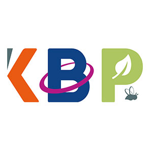 photo zoom of glasses black and white